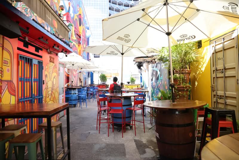 High-Visibility Ground Floor Retail Space on Vibrant Arab Street, Arab Street, 580 sqft, Shop / Shophouse For Rent, by Kristy Ho, 500214794 - Exterior - CommercialGuru.com.sg