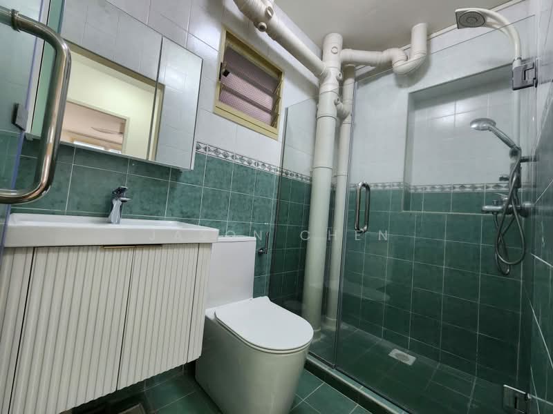 116 Edgefield Plains, 116 Edgefield Plains, 4 Bedrooms, 1,399 sqft, HDB Flat For Rent, by Jason Chen, 500214801 - Bathroom - PropertyGuru.com.sg