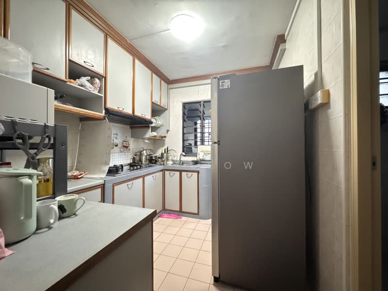 952 Hougang Avenue 9, 952 Hougang Avenue 9, 3 Bedrooms, 1,087 sqft, HDB Flat For Sale, by Lyn Seow, 500214802 - Kitchen - PropertyGuru.com.sg