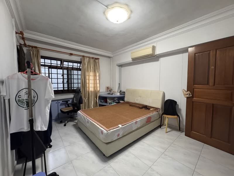 952 Hougang Avenue 9, 952 Hougang Avenue 9, 3 Bedrooms, 1,087 sqft, HDB Flat For Sale, by Lyn Seow, 500214802 - Bedroom - PropertyGuru.com.sg