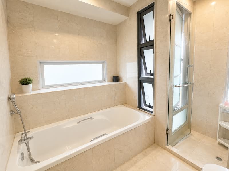 Pasadena, 2A Derbyshire Road, 3 Bedrooms, 1,496 sqft, Condominium For Sale, by Calvin Goh, 500214814 - Master Toilet View 2 - PropertyGuru.com.sg