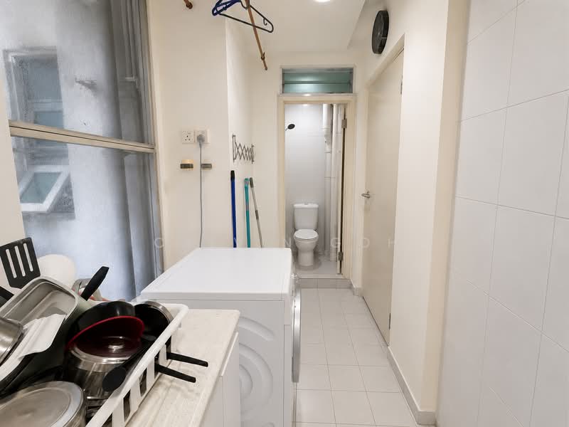 Pasadena, 2A Derbyshire Road, 3 Bedrooms, 1,496 sqft, Condominium For Sale, by Calvin Goh, 500214814 - Yard + Bomb Shelter + Toilet - PropertyGuru.com.sg