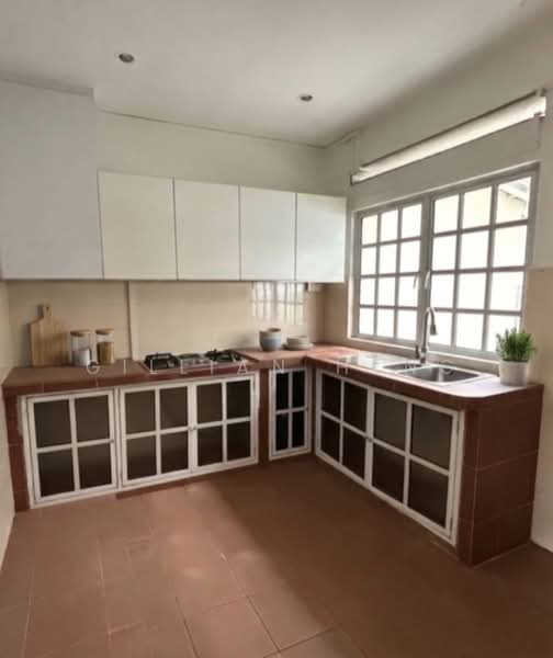 Landed house, Semi-d near King Albert MRT, Hua Guan, Bee San, 3 Bedrooms, 2,000 sqft, Semi-Detached House For Rent, by Gillian Heng, 500214827 - Kitchen - PropertyGuru.com.sg