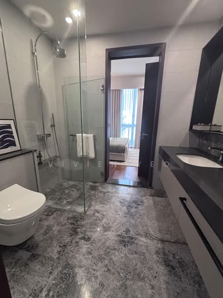 Parksuites, 18 Holland Grove Road, 2 Bedrooms, 786 sqft, Condominium For Sale, by Vivien Yeo, 500214849 - Bathroom - PropertyGuru.com.sg