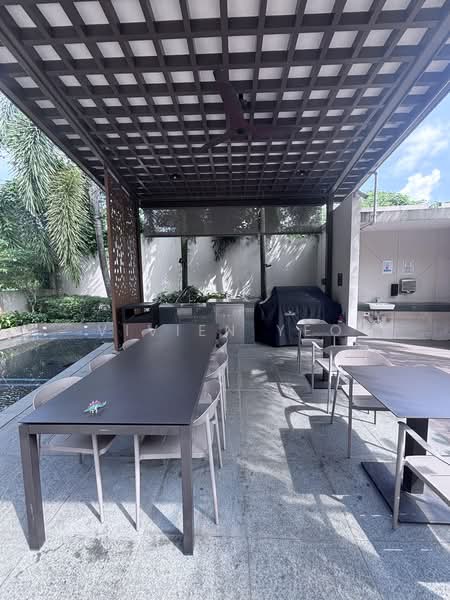 Parksuites, 18 Holland Grove Road, 2 Bedrooms, 786 sqft, Condominium For Sale, by Vivien Yeo, 500214849 - Exterior - PropertyGuru.com.sg