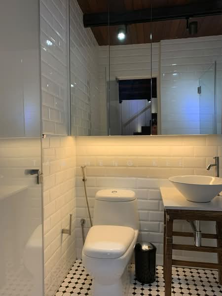 Eastern Lagoon II, 204 Upper East Coast Road, 1 Bedroom, 721 sqft, Condominium For Sale, by Tan Heng Kee, 500214851 - Bathroom - PropertyGuru.com.sg