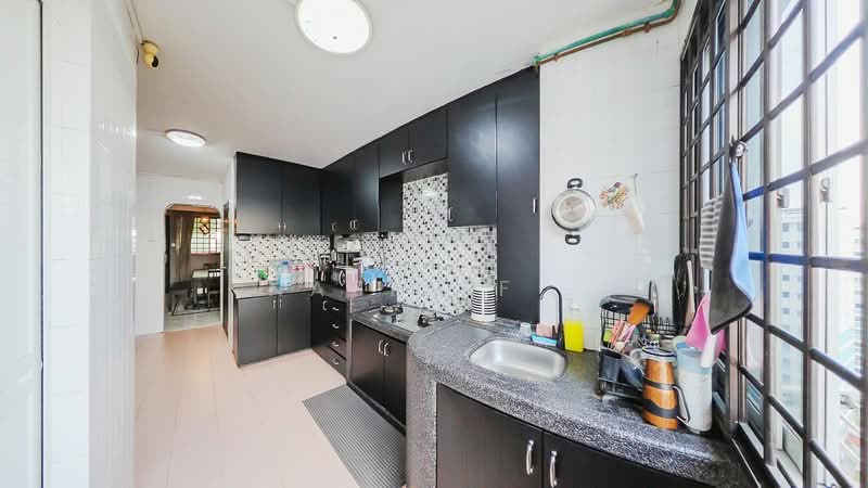 902 Jurong West Street 91, 902 Jurong West Street 91, 3 Bedrooms, 1,119 sqft, HDB Flat For Sale, by Nazriff ., 500214864 - Kitchen - PropertyGuru.com.sg