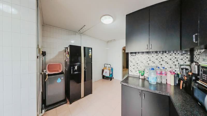 902 Jurong West Street 91, 902 Jurong West Street 91, 3 Bedrooms, 1,119 sqft, HDB Flat For Sale, by Nazriff ., 500214864 - Kitchen - PropertyGuru.com.sg