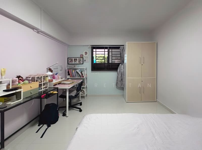 321 Ang Mo Kio Avenue 1, 321 Ang Mo Kio Avenue 1, 3 Bedrooms, 786 sqft, HDB Flat For Sale, by Margaret Tan, 500214869 - Bedroom - PropertyGuru.com.sg