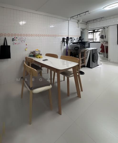 321 Ang Mo Kio Avenue 1, 321 Ang Mo Kio Avenue 1, 3 Bedrooms, 786 sqft, HDB Flat For Sale, by Margaret Tan, 500214869 - Dining Room - PropertyGuru.com.sg