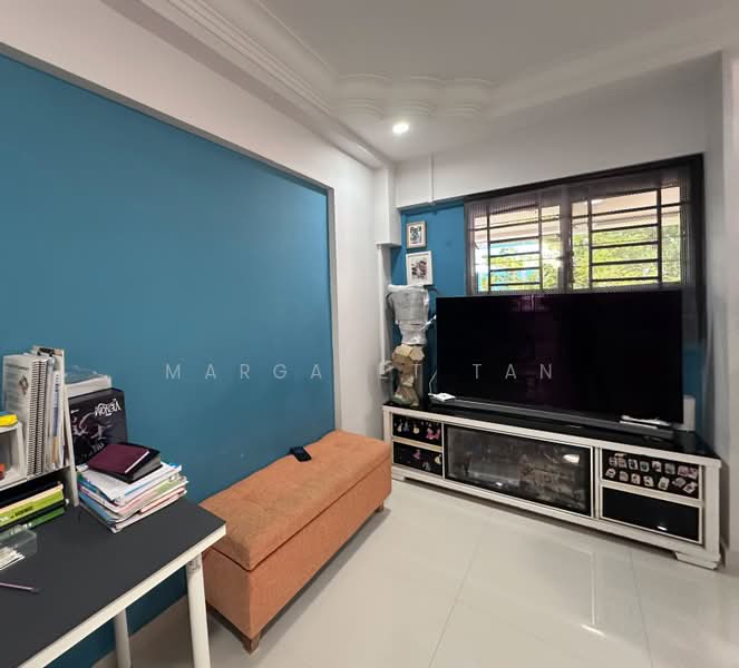 321 Ang Mo Kio Avenue 1, 321 Ang Mo Kio Avenue 1, 3 Bedrooms, 786 sqft, HDB Flat For Sale, by Margaret Tan, 500214869 - Living Room - PropertyGuru.com.sg