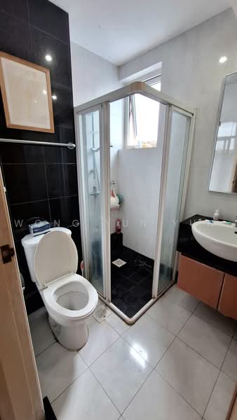 Sims Meadows, 8 Lorong 33 Geylang, Room Rental, 120 sqft, Condominium For Rent, by Wong Yun Yun, 500214878 - Bathroom - PropertyGuru.com.sg