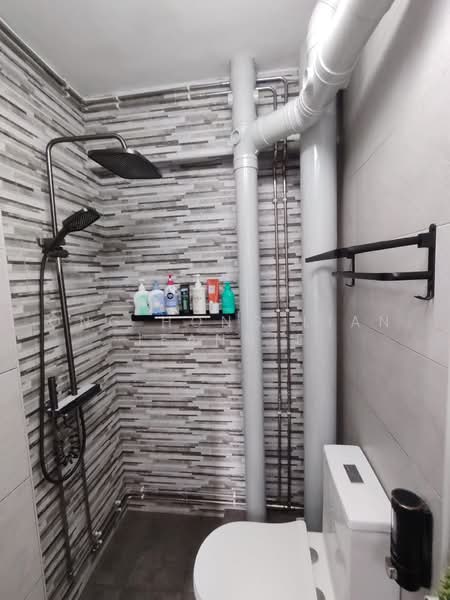 478 Pasir Ris Drive 4, 478 Pasir Ris Drive 4, 3 Bedrooms, 1,130 sqft, HDB Flat For Sale, by Ong Hong Lian Jeannie, 500214885 - Bathroom - PropertyGuru.com.sg