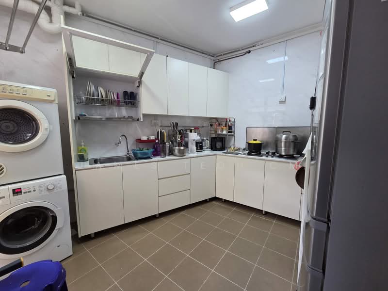 470 Segar Road, 470 Segar Road, 3 Bedrooms, 969 sqft, HDB Flat For Sale, by James Teoh CM, 500214898 - Kitchen - PropertyGuru.com.sg