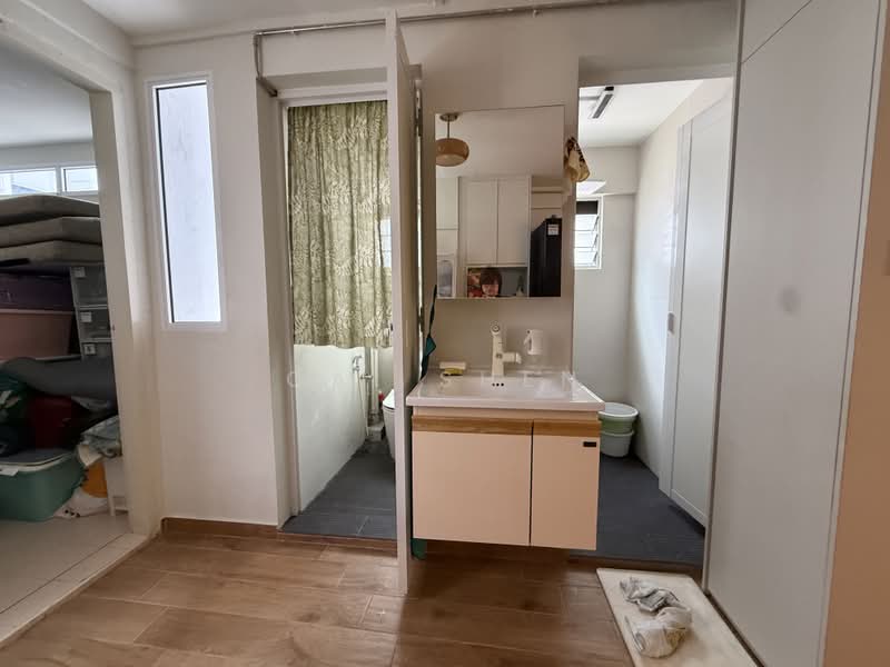 109 Lorong 1 Toa Payoh, 109 Lorong 1 Toa Payoh, 2 Bedrooms, 700 sqft, HDB Flat For Rent, by CAI SHEN, 500214935 - Bathroom - PropertyGuru.com.sg