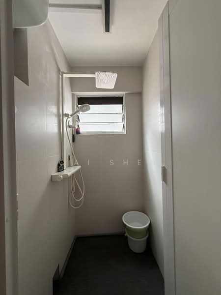 109 Lorong 1 Toa Payoh, 109 Lorong 1 Toa Payoh, 2 Bedrooms, 700 sqft, HDB Flat For Rent, by CAI SHEN, 500214935 - Bathroom - PropertyGuru.com.sg