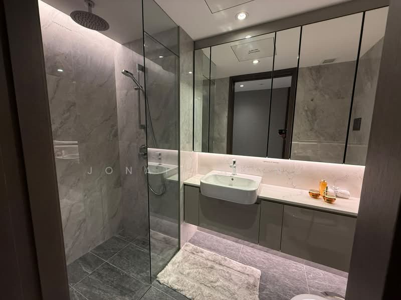Sophia Meadow, 132 Sophia Road, Orchard / River Valley, 3 Bedrooms, 850 sqft, Condominium For Sale, by Jonathan Ong, 500214946 - Bathroom - PropertyGuru.com.sg