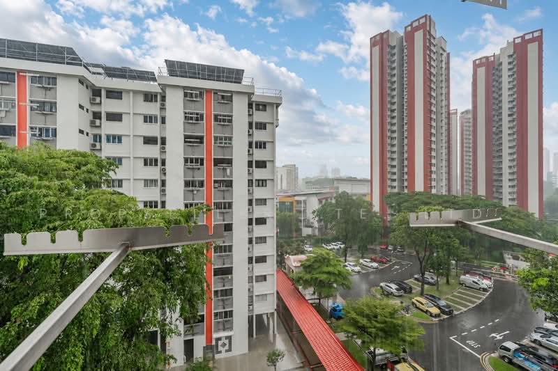 230 Ang Mo Kio Avenue 3, 230 Ang Mo Kio Avenue 3, 2 Bedrooms, 721 sqft, HDB Flat For Sale, by JOHN YEO, 500214951 - Exterior - PropertyGuru.com.sg
