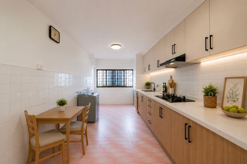 230 Ang Mo Kio Avenue 3, 230 Ang Mo Kio Avenue 3, 2 Bedrooms, 721 sqft, HDB Flat For Sale, by JOHN YEO, 500214951 - Kitchen - PropertyGuru.com.sg