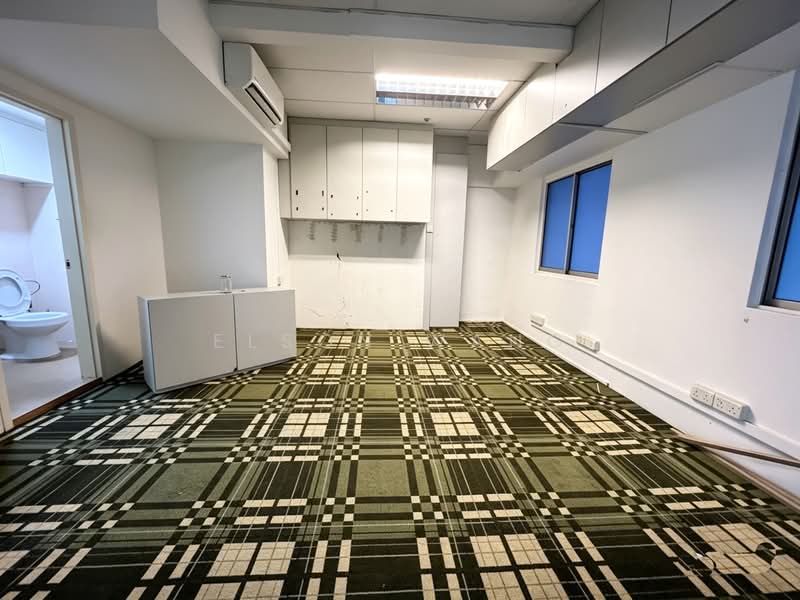 Textile Centre, 200 Jalan Sultan, 883 sqft, Office For Sale, by Elson Wang, 500214954 - Bathroom - CommercialGuru.com.sg