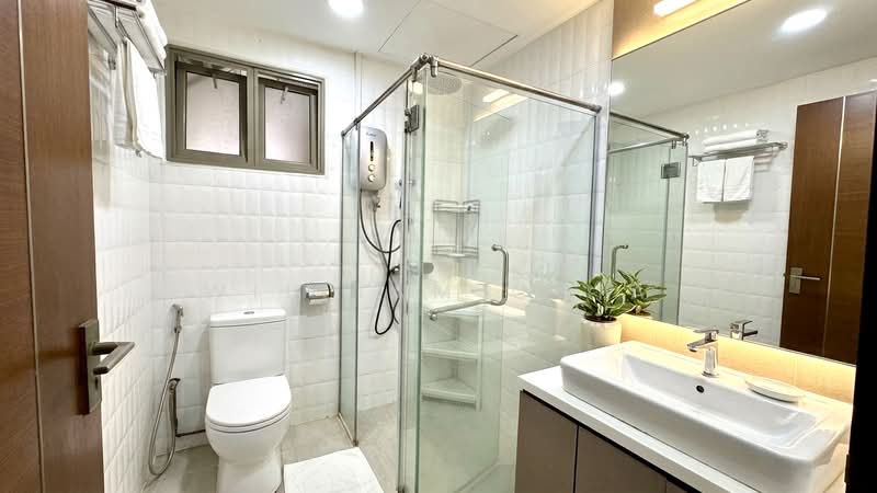 Parc Vista, 450 Corporation Road, 3 Bedrooms, 1,270 sqft, Condominium For Sale, by William Chia, 500214977 - Bathroom - PropertyGuru.com.sg