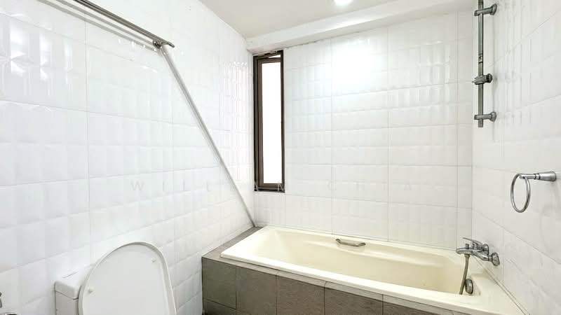 Parc Vista, 450 Corporation Road, 3 Bedrooms, 1,270 sqft, Condominium For Sale, by William Chia, 500214977 - Bathroom - PropertyGuru.com.sg