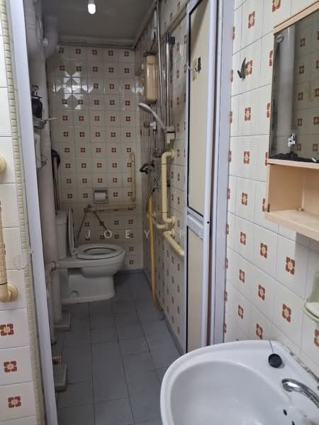 99 Commonwealth Crescent, 99 Commonwealth Crescent, Alexandra / Commonwealth, 2 Bedrooms, 689 sqft, HDB Flat For Sale, by Joey Peh, 500214982 - Bathroom - PropertyGuru.com.sg