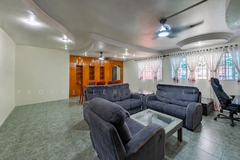 311 Canberra Road, 311 Canberra Road, 3 Bedrooms, 1,292 sqft, HDB Flat For Sale, by Gina Tow, 500214983 - Living Room - PropertyGuru.com.sg