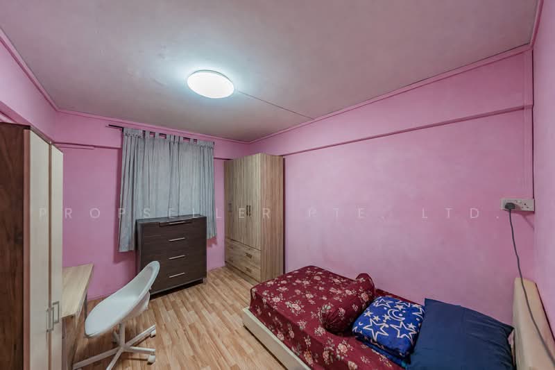 180 Ang Mo Kio Avenue 5, 180 Ang Mo Kio Avenue 5, 2 Bedrooms, 732 sqft, HDB Flat For Sale, by Kelly Tan, 500214990 - Bedroom - PropertyGuru.com.sg