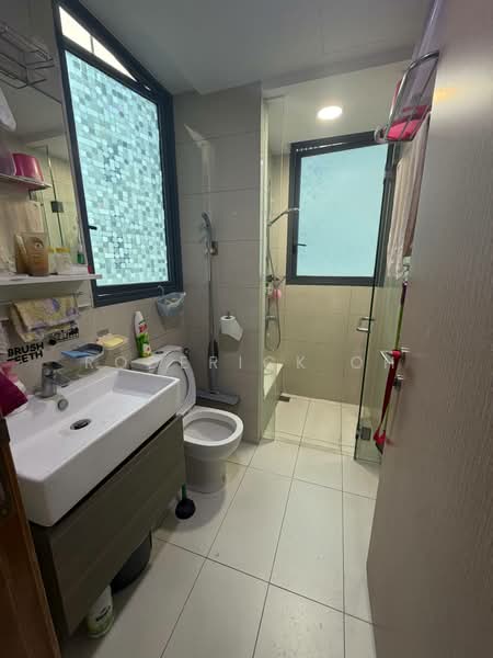 Belysa, 55 Pasir Ris Drive 1, 3 Bedrooms, 1,012 sqft, Executive Condominium For Sale, by Roderick Oh, 500215023 - Bathroom - PropertyGuru.com.sg