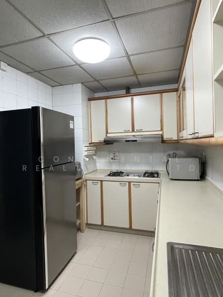 Central Green, 1 Jalan Membina, 2 Bedrooms, 947 sqft, Condominium For Rent, by DELIA, 500215025 - Kitchen - PropertyGuru.com.sg