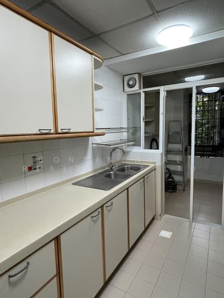 Central Green, 1 Jalan Membina, 2 Bedrooms, 947 sqft, Condominium For Rent, by DELIA, 500215025 - Kitchen - PropertyGuru.com.sg