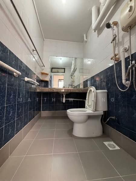 665 Choa Chu Kang Crescent, 665 Choa Chu Kang Crescent, 3 Bedrooms, 1,334 sqft, HDB Flat For Rent, by Matthew Seng, 500215028 - Bathroom - PropertyGuru.com.sg
