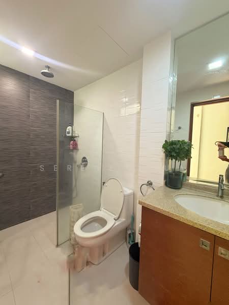 Rare 2.5 storey inter terrace near mrt and red swastica school, Tanah merah green estate / Peakview estate, 5 Bedrooms, 4,500 sqft, Terraced House For Sale, by Serene Chua, 500215044 - Bathroom - PropertyGuru.com.sg