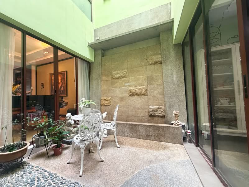Rare 2.5 storey inter terrace near mrt and red swastica school, Tanah merah green estate / Peakview estate, 5 Bedrooms, 4,500 sqft, Terraced House For Sale, by Serene Chua, 500215044 - Exterior - PropertyGuru.com.sg