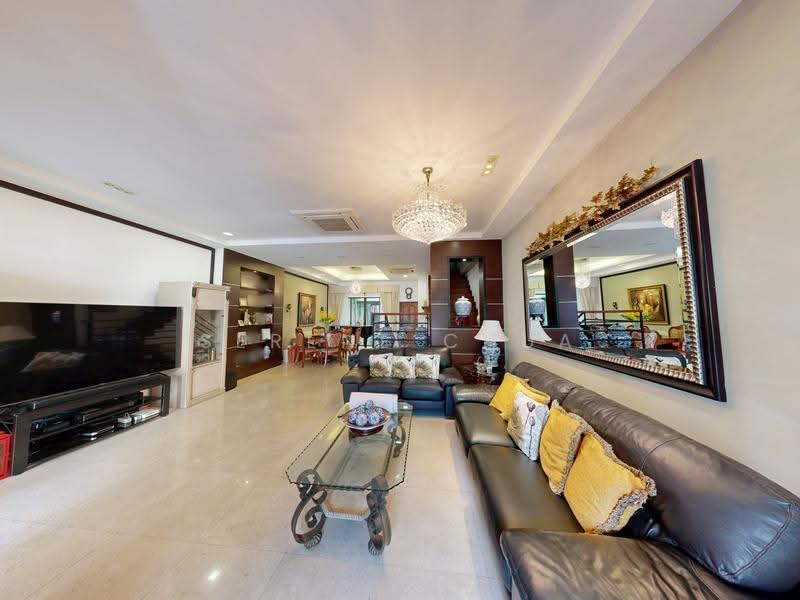 Rare 2.5 storey inter terrace near mrt and red swastika school, Tanah merah green estate / Peakview estate, Bedok / Upper East Coast, 5 Bedrooms, 4,500 sqft, Terraced House For Sale, by Serene Chua, 500215044 - Living Room - PropertyGuru.com.sg
