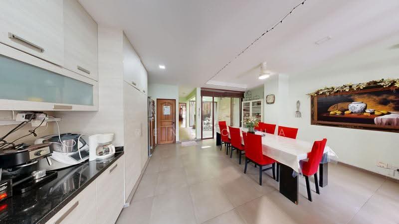 Rare 2.5 storey inter terrace near mrt and red swastika school, Tanah merah green estate / Peakview estate, Bedok / Upper East Coast, 5 Bedrooms, 4,500 sqft, Terraced House For Sale, by Serene Chua, 500215044 - Dining Room - PropertyGuru.com.sg