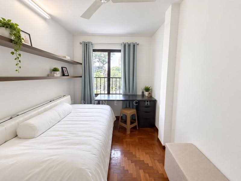 Rare 2.5 storey inter terrace near mrt and red swastika school, Tanah merah green estate / Peakview estate, Bedok / Upper East Coast, 5 Bedrooms, 4,500 sqft, Terraced House For Sale, by Serene Chua, 500215044 - Bedroom - PropertyGuru.com.sg