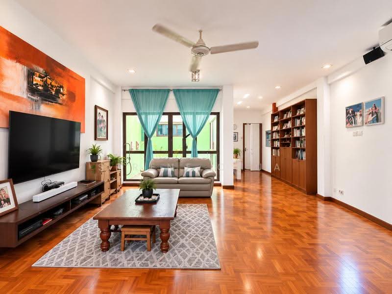 Rare 2.5 storey inter terrace near mrt and red swastika school, Tanah merah green estate / Peakview estate, Bedok / Upper East Coast, 5 Bedrooms, 4,500 sqft, Terraced House For Sale, by Serene Chua, 500215044 - family hall-3rd floor - PropertyGuru.com.sg