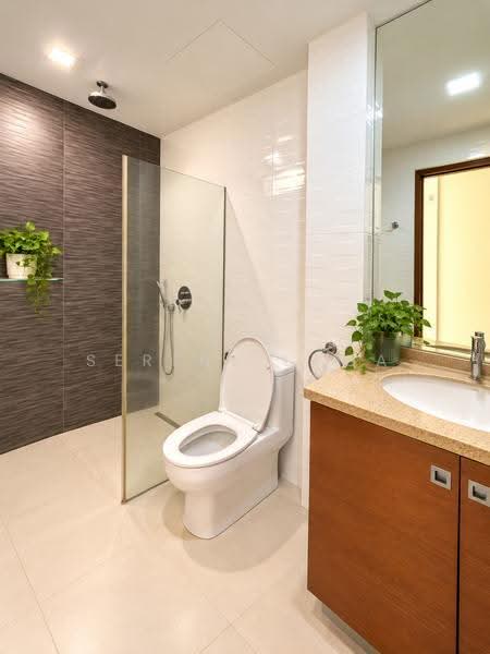 Rare 2.5 storey inter terrace near mrt and red swastika school, Tanah merah green estate / Peakview estate, Bedok / Upper East Coast, 5 Bedrooms, 4,500 sqft, Terraced House For Sale, by Serene Chua, 500215044 - Bathroom - PropertyGuru.com.sg