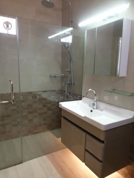 Springwood, Springwood Walk, Room Rental, 180 sqft, Terraced House For Rent, by Kent Choo 朱振源, 500215049 - Bathroom - PropertyGuru.com.sg