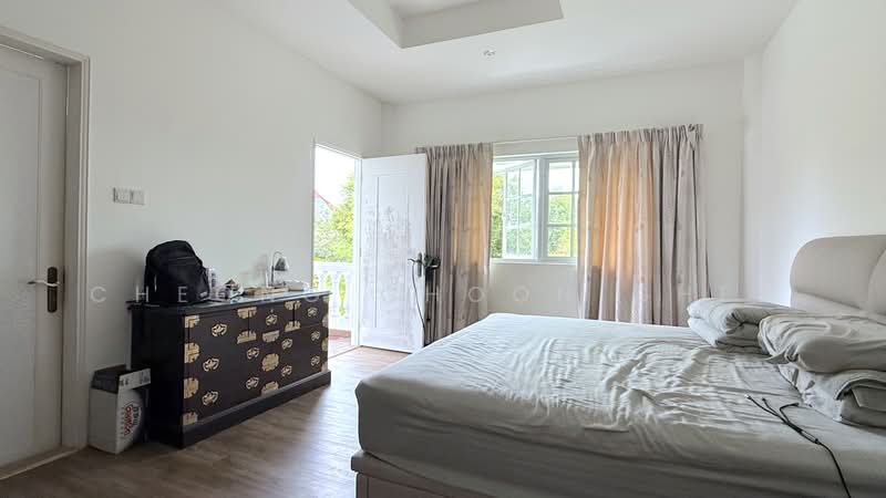 Swiss Club Road GCBA 2-sty Bungalow Short Stroll to Main Road, Jalan Senandong, 6 Bedrooms, 8,000 sqft, Good Class Bungalow For Sale, by Cheong Choon Ghee, 500215050 - Bedroom - PropertyGuru.com.sg
