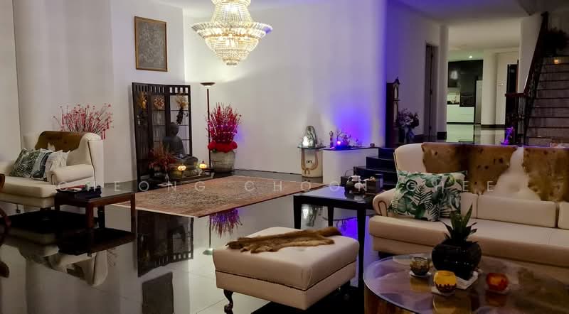 Swiss Club Road GCBA 2-sty Bungalow Short Stroll to Main Road, Jalan Senandong, 6 Bedrooms, 8,000 sqft, Good Class Bungalow For Sale, by Cheong Choon Ghee, 500215050 - Living Room - PropertyGuru.com.sg