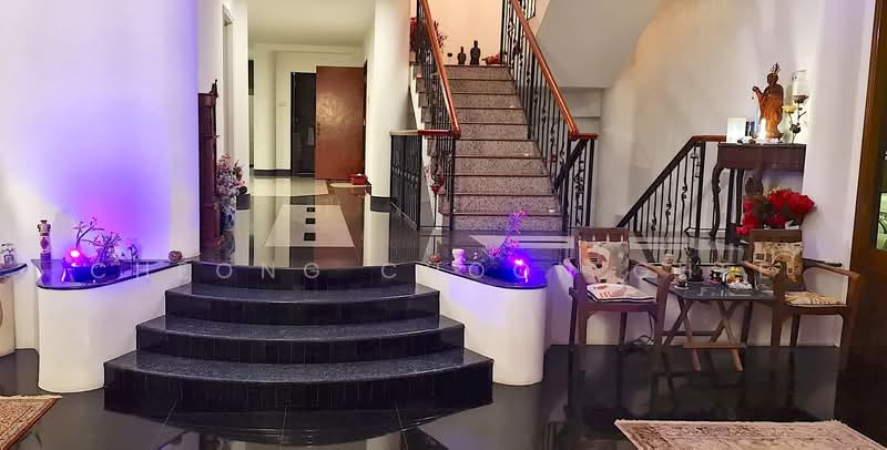 Swiss Club Road GCBA 2-sty Bungalow Short Stroll to Main Road, Jalan Senandong, 6 Bedrooms, 8,000 sqft, Good Class Bungalow For Sale, by Cheong Choon Ghee, 500215050 - Entrance - PropertyGuru.com.sg