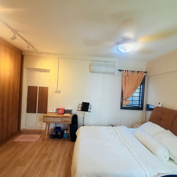 325C Sengkang East Way, 325C Sengkang East Way, 3 Bedrooms, 1,184 sqft, HDB Flat For Sale, by Lisa Goh, 500215059 - Master Bedroom - PropertyGuru.com.sg