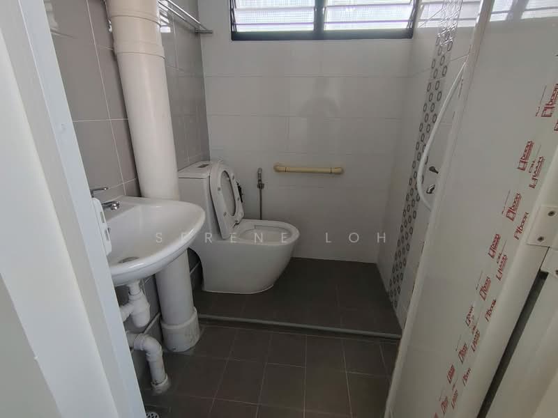 731 Clementi West Street 2, 731 Clementi West Street 2, Studio, 398 sqft, HDB Flat For Rent, by Serene Loh, 500215086 - Bathroom - PropertyGuru.com.sg