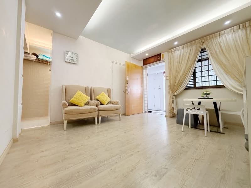 18 Cantonment Close, 18 Cantonment Close, 2 Bedrooms, 645 sqft, HDB Flat For Sale, by Joy Lai, 500215092 - PropertyGuru.com.sg