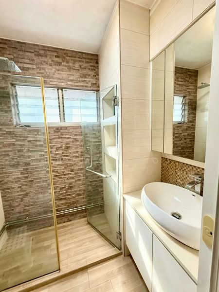 568 Pasir Ris Street 51, 568 Pasir Ris Street 51, 3 Bedrooms, 1,324 sqft, HDB Flat For Sale, by Lucas Gooi, 500215104 - Bathroom - PropertyGuru.com.sg