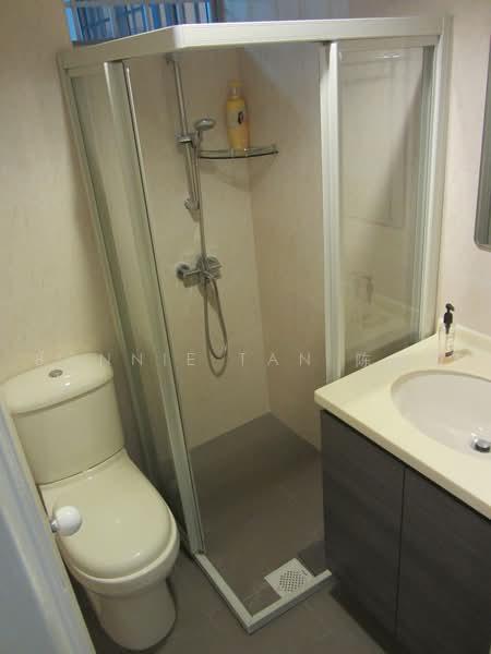Emerald Park, 2 Indus Road, 2 Bedrooms, 990 sqft, Condominium For Sale, by Bonnie Tan 陈慧玲, 500215127 - Bathroom - PropertyGuru.com.sg