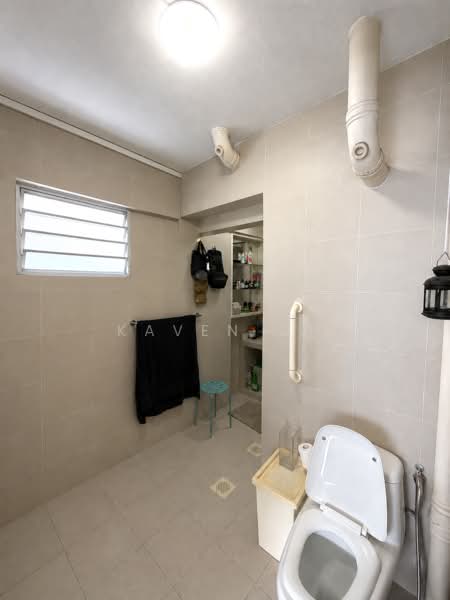 283 Tampines Street 22, 283 Tampines Street 22, 2 Bedrooms, 904 sqft, HDB Flat For Sale, by Kaven Oh, 500215131 - Bathroom - PropertyGuru.com.sg